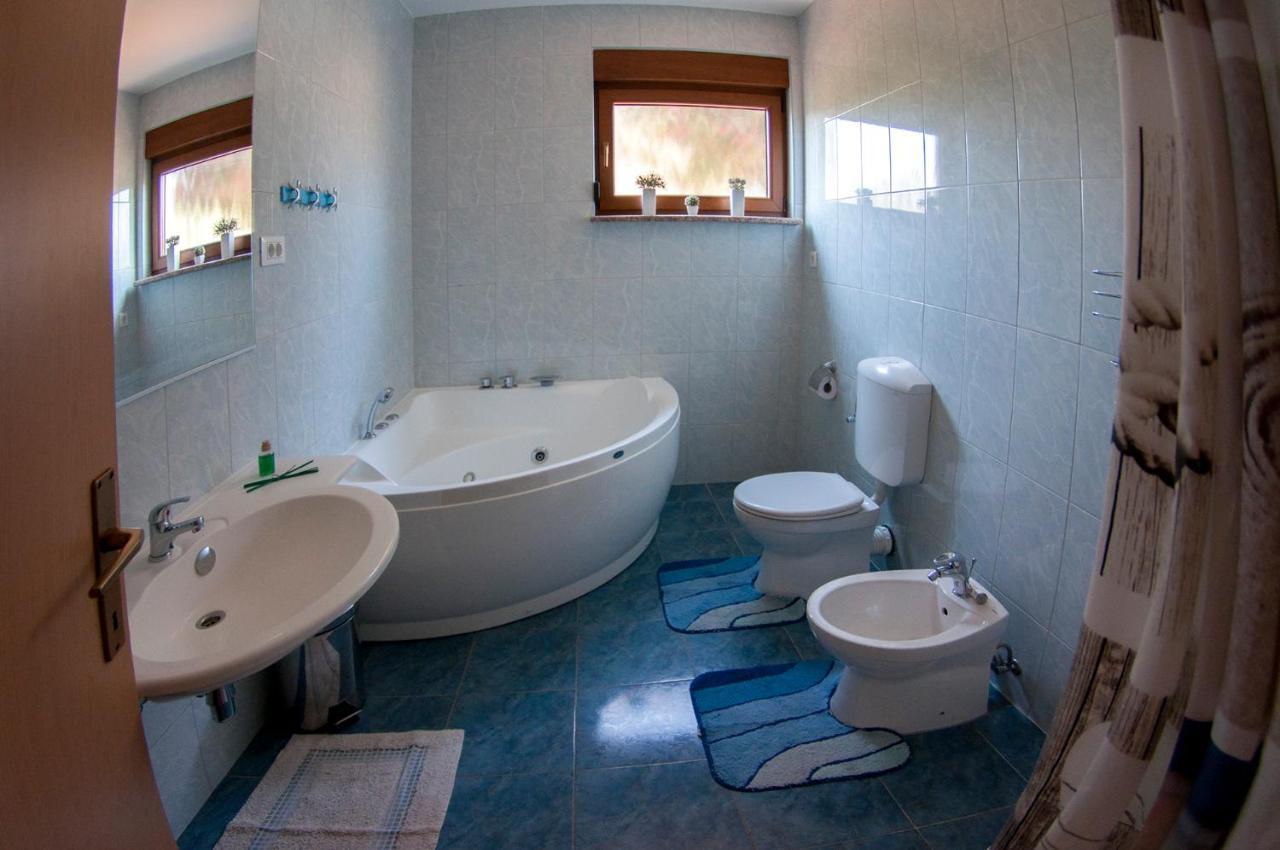 House /Villa Maja Liznjan Bagian luar foto